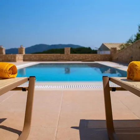 Koufiotissa Private Pool Retreat - Corfu Lux Gem Vilă *